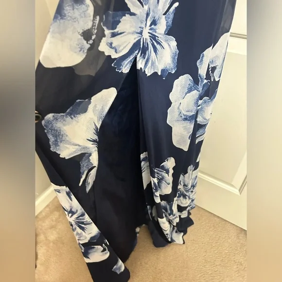 Windsor Bea Formal Floral Wrap Dress Size Medium NWT - Picture 6 of 15